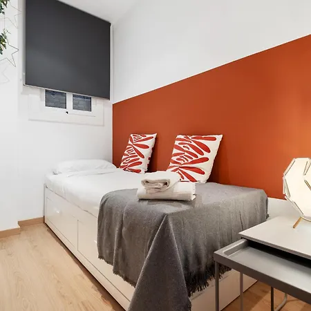 Recently Renovated 2 Bedroom In Eixample Barcelona