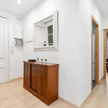 Apartamento Recently Renovated 2 Bedroom In Eixample Barcelona