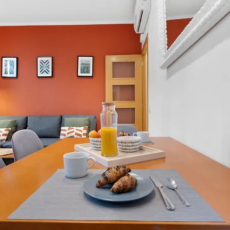 Recently Renovated 2 Bedroom In Eixample * Barcelona