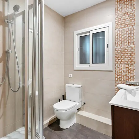 Recently Renovated 2 Bedroom In Eixample Barcelona