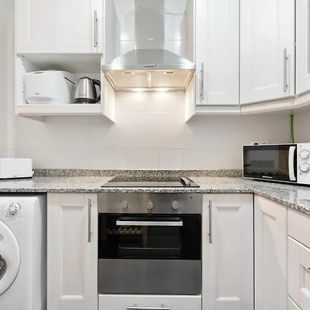 Recently Renovated 2 Bedroom In Eixample * Barcelona